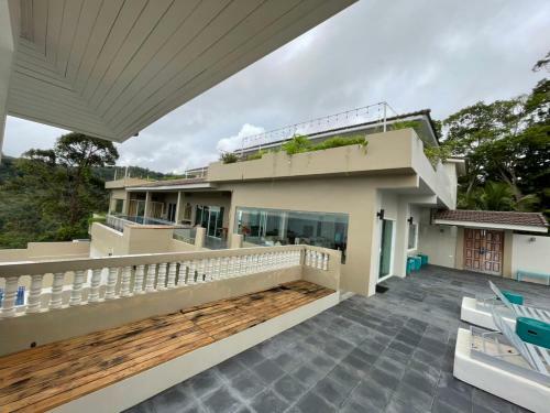 Lavish 5 Br Seaview Pool Villa