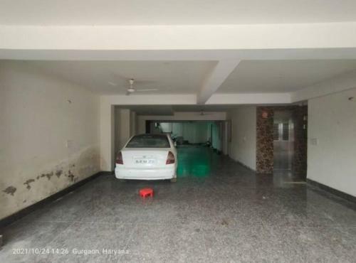 Entire Spacious Apartment With Park And Hill View