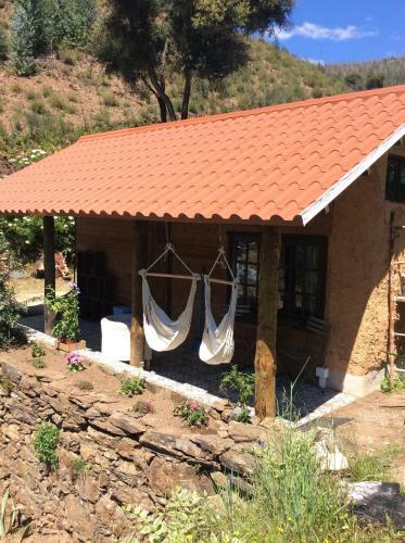 Unique Tiny House With Natural Building Techniques