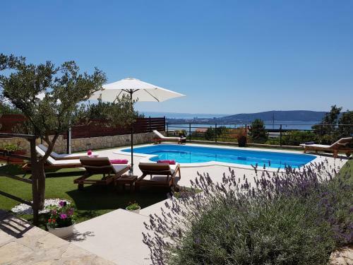 Villa Holiday Home Magic View With Private Heated Pool