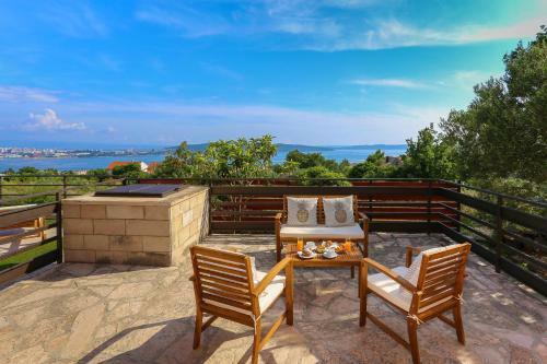 Villa Holiday Home Magic View With Private Heated Pool