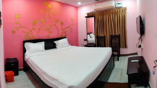 Hotel Temple Stay - Uma Residency And Guest House