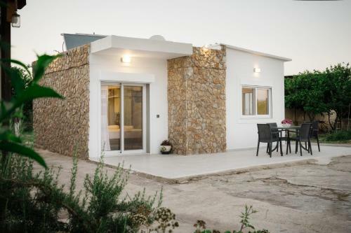 Stella's Holiday House