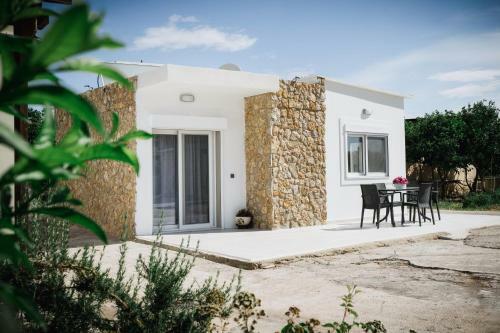 Stella's Holiday House