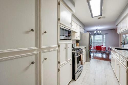 Adorable Home In Energy Corridor, Houston