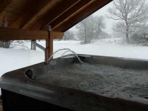 Chalet Avec Spa Et Piscine, D�co Soign�e Esprit Cocooning