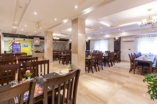 Mourya Hotel