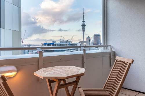 Spacious Apartment With Views And Car Park