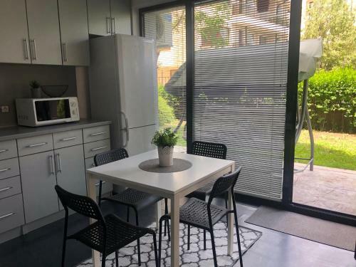 Sarafovo Beach Apartment Mit Terrasse