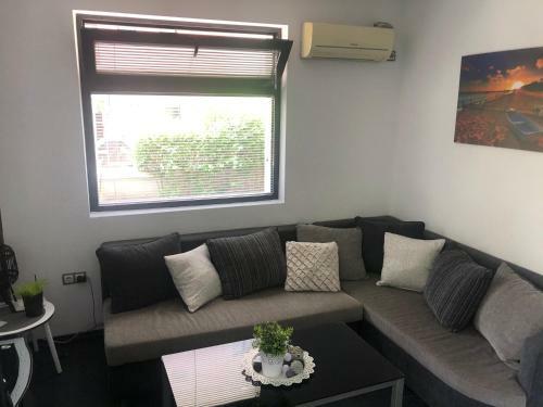 Sarafovo Beach Apartment Mit Terrasse