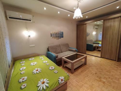 Cozy Apartment Near Burgas Free University
