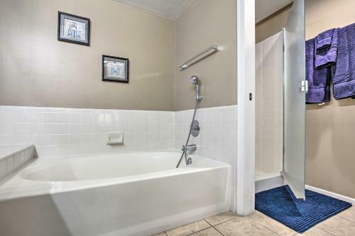 Grand Desert Oasis In Arrowhead Ranch With Pool!