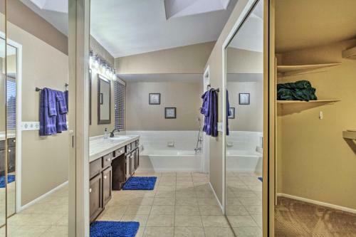 Grand Desert Oasis In Arrowhead Ranch With Pool!