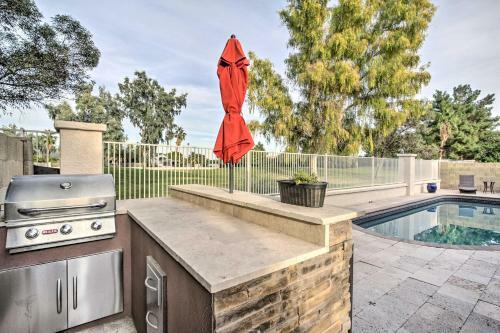 Grand Desert Oasis In Arrowhead Ranch With Pool!
