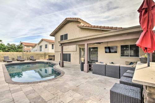 Grand Desert Oasis In Arrowhead Ranch With Pool!