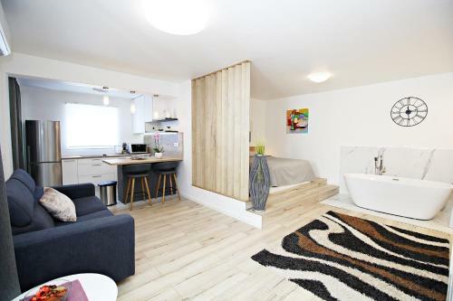 Sens Apartments