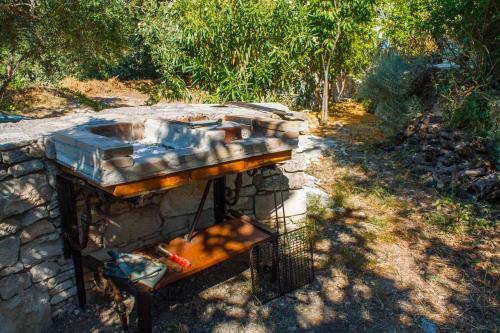 The Stone House In Aspro