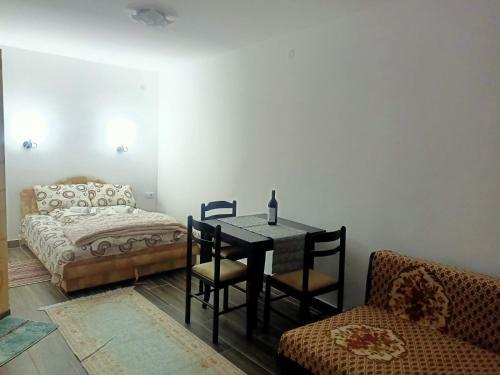 Apartmani Mom?ilo