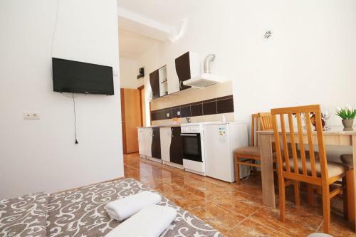 Apartment With Pool Tomic Boka Bay