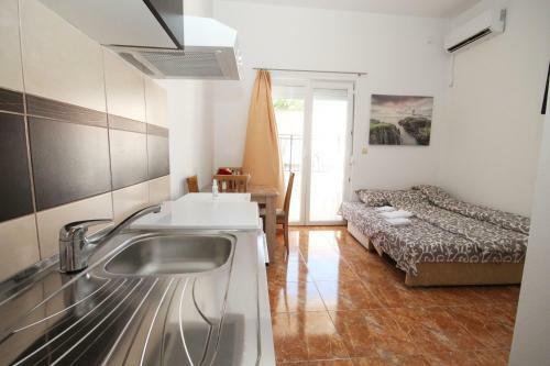 Apartment With Pool Tomic Boka Bay