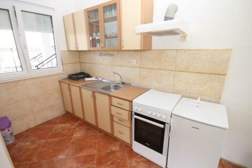 Apartment With Pool Tomic Boka Bay