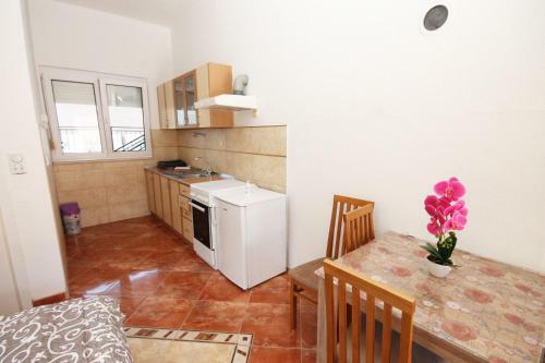 Apartment With Pool Tomic Boka Bay