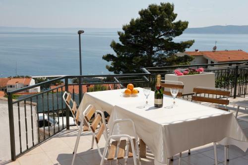 Sea View Apartments Milenko
