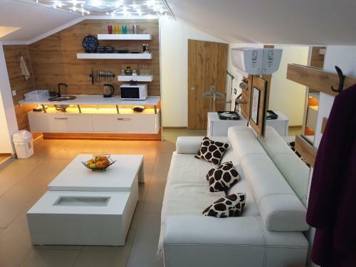 Sky Apartments Special