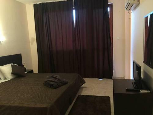 Chrystal Apartments
