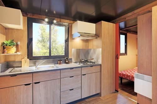 Camping La Combe � L'eau