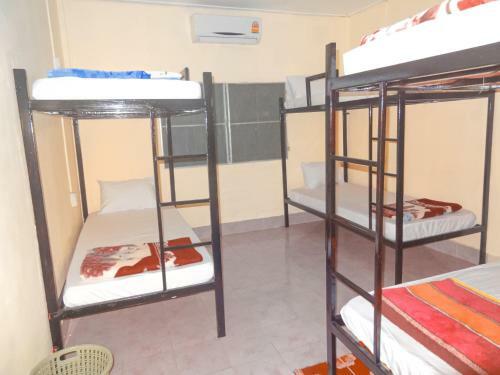 Albergue Vang Vieng Freedom Backpackers