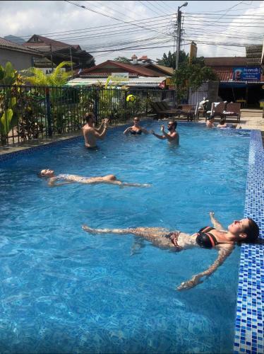 Albergue Vang Vieng Freedom Backpackers