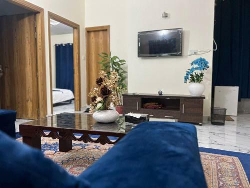 One And Two Bedroom Apartment With Blue Theme