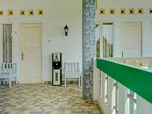 Hotel Spot On 91461 Saungawi Stay Syariah