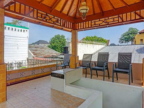 Hotel Spot On 91461 Saungawi Stay Syariah