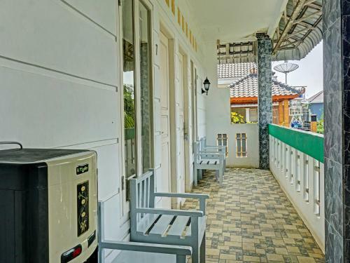 Hotel Spot On 91461 Saungawi Stay Syariah