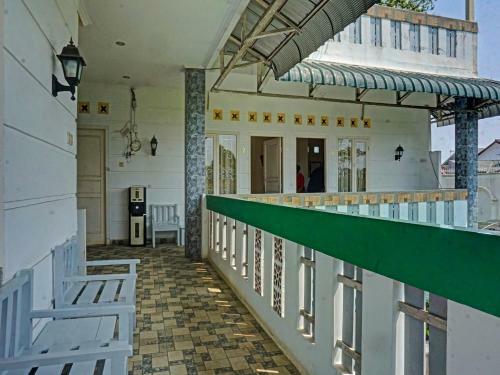 Hotel Spot On 91461 Saungawi Stay Syariah