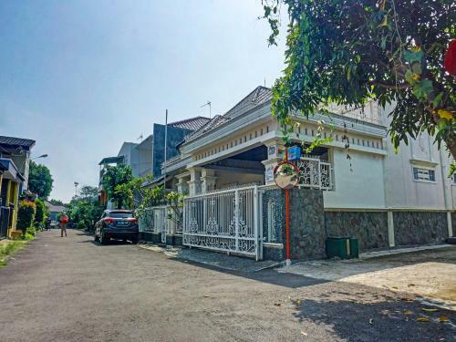 Hotel Spot On 91461 Saungawi Stay Syariah