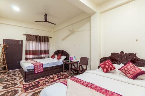 Hotel Sauraha Boutique Resort