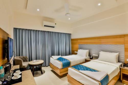 Hotel Vbr Grand Inn