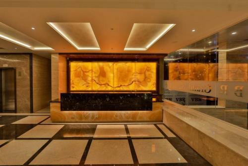 Hotel Vbr Grand Inn