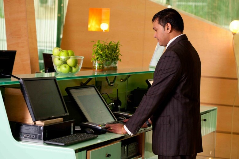 Al Khoory Executive Hotel, Al Wasl