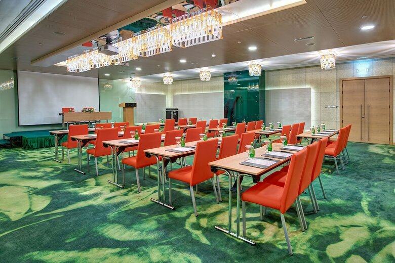Al Khoory Executive Hotel, Al Wasl
