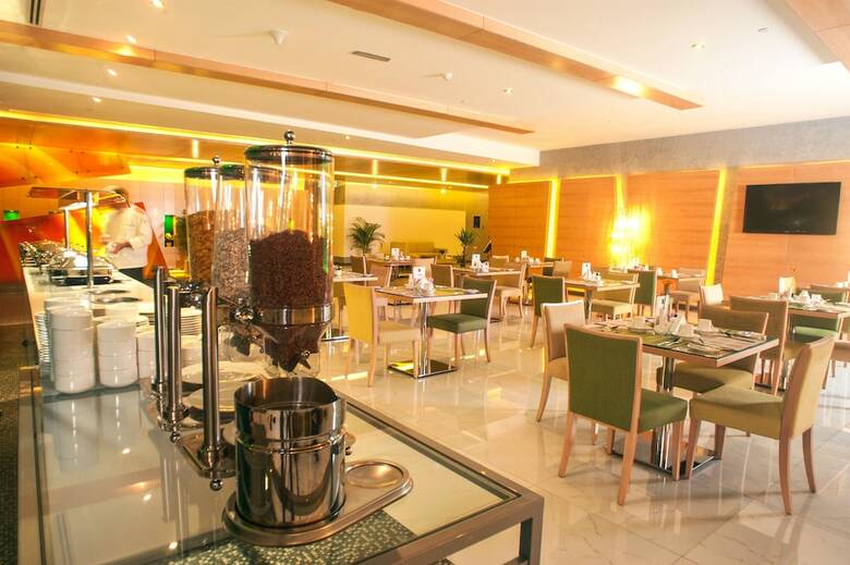 Al Khoory Executive Hotel, Al Wasl