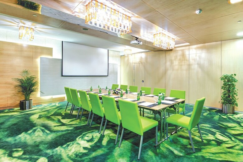 Al Khoory Executive Hotel, Al Wasl
