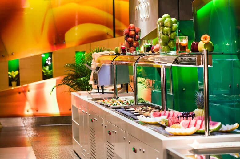 Al Khoory Executive Hotel, Al Wasl