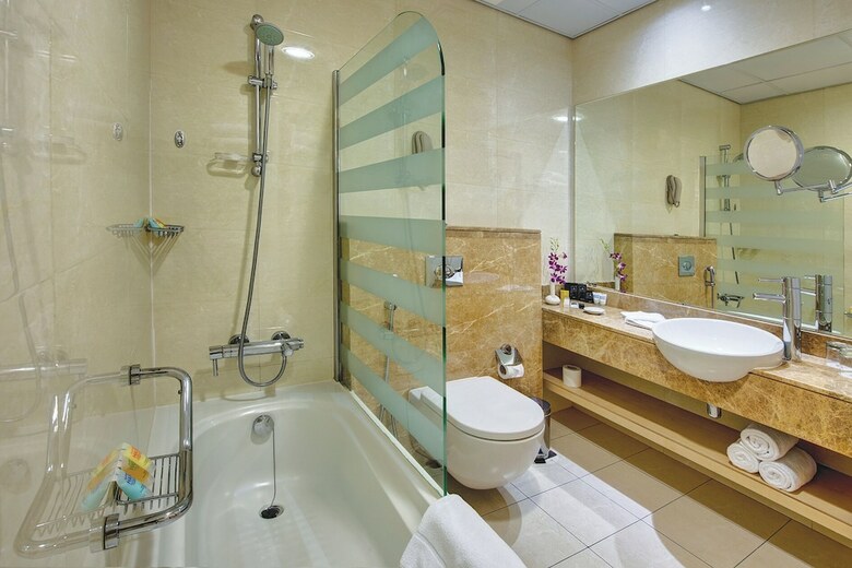 Al Khoory Executive Hotel, Al Wasl