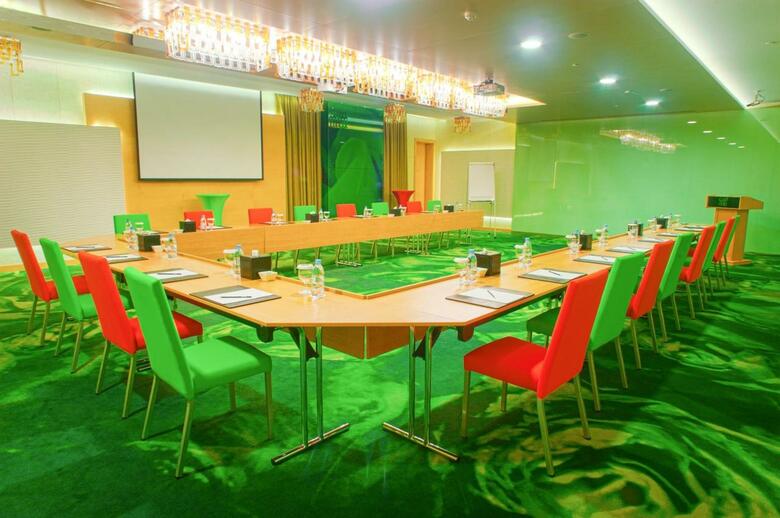 Al Khoory Executive Hotel, Al Wasl