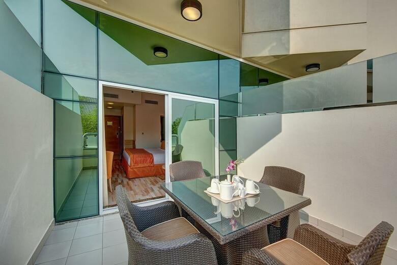 Al Khoory Executive Hotel, Al Wasl