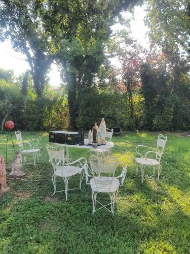 Hostal Manoir En Crau